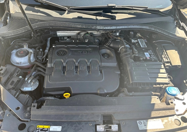 Volkswagen Tiguan cena 64900 przebieg: 122000, rok produkcji 2019 z Leszno małe 254